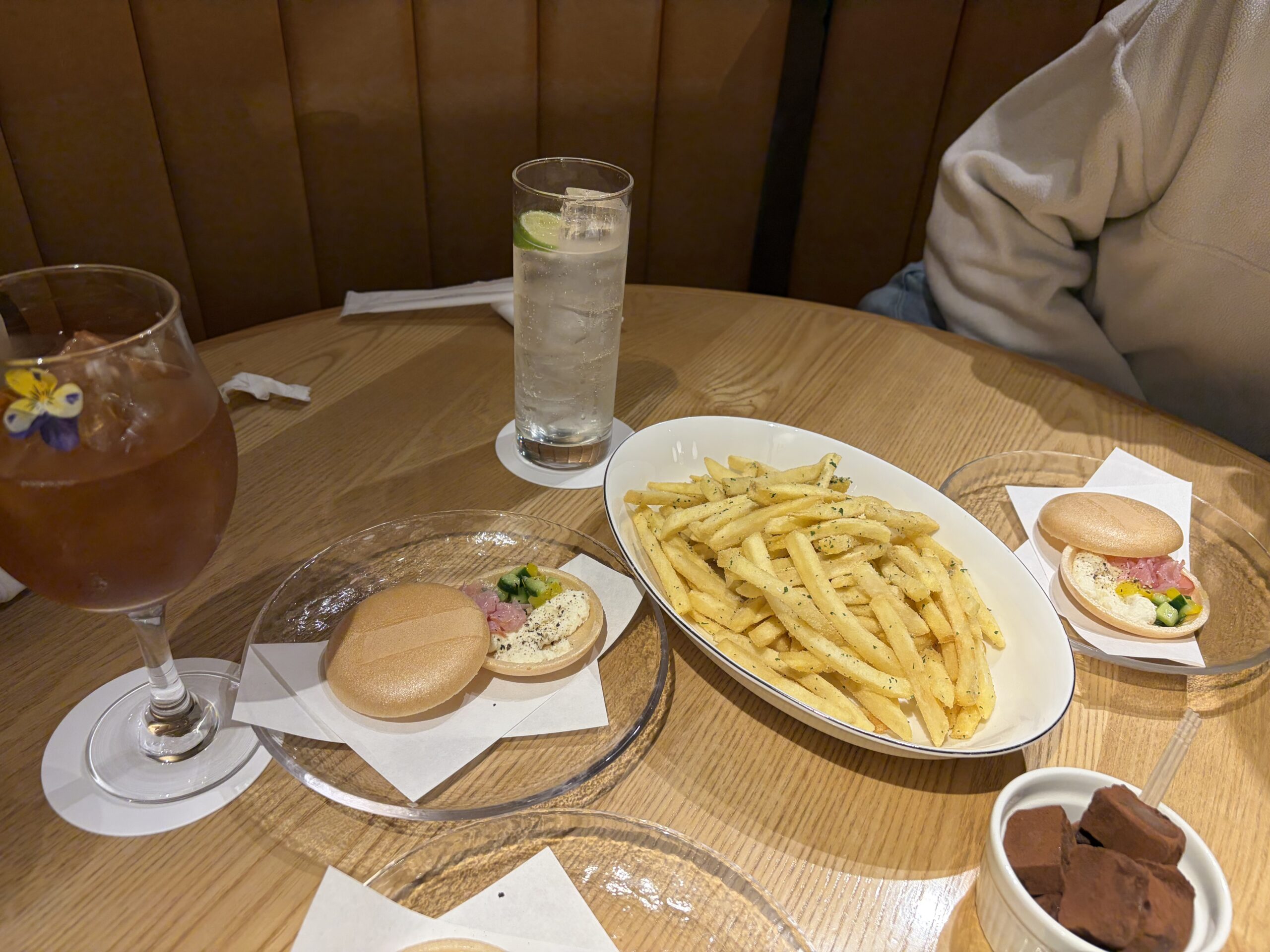 2軒目は『So-Na』さんでしっぽりとカクテルをいただきました🍸